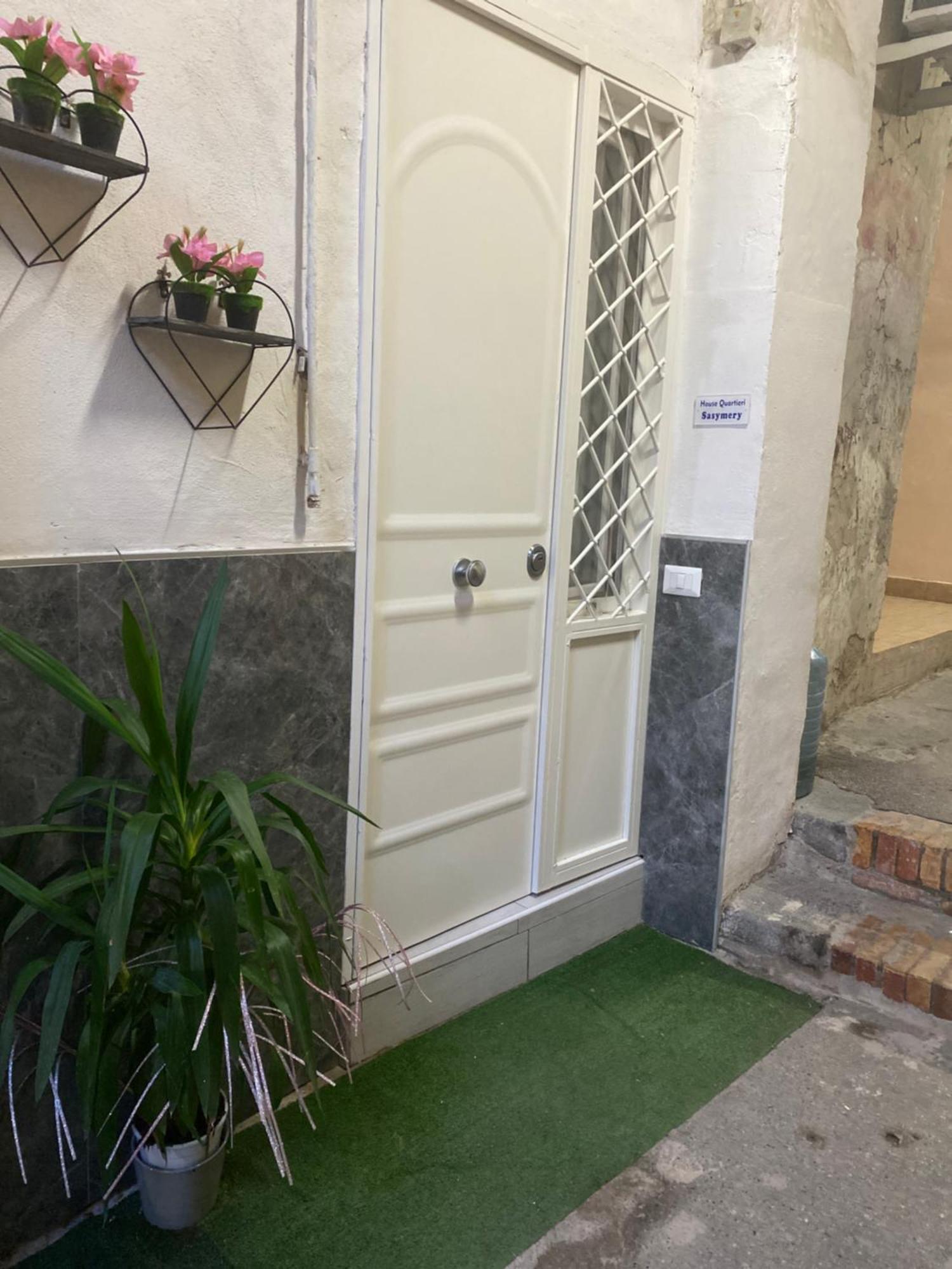 House Quartieri Sasymary Napels Buitenkant foto
